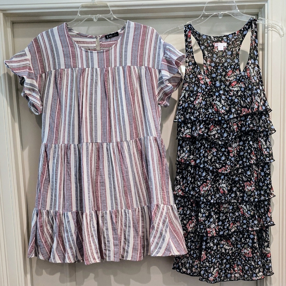Lot of 2 dresses, size medium